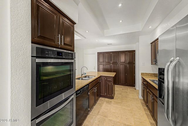 6725 W UTOPIA Road, Glendale, AZ 85308