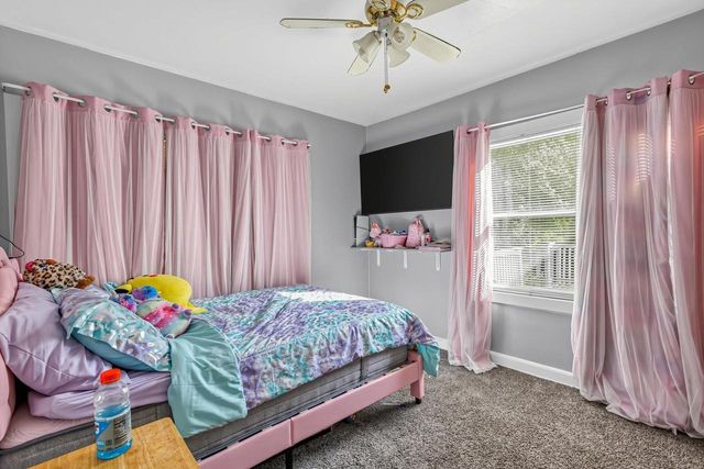 8340 W Fond Du Lac AVENUE, Milwaukee, WI 53218