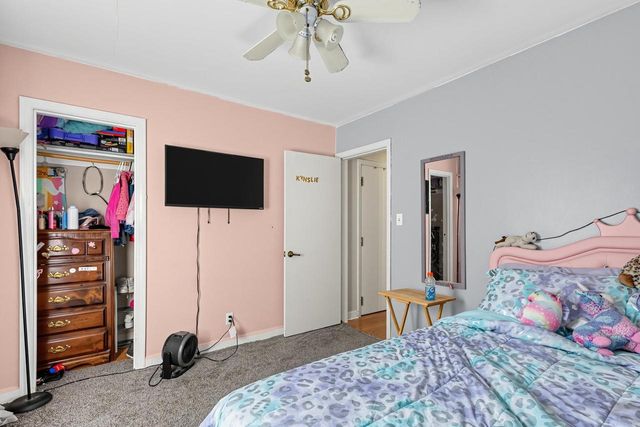 8340 W Fond Du Lac AVENUE, Milwaukee, WI 53218