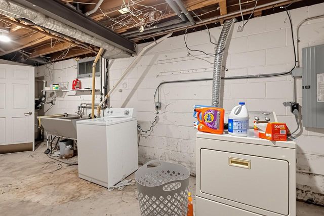 8340 W Fond Du Lac AVENUE, Milwaukee, WI 53218