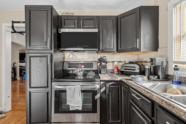 8340 W Fond Du Lac AVENUE, Milwaukee, WI 53218