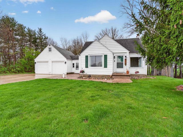 8715 Yellow River Road, Fort Wayne, IN 46818