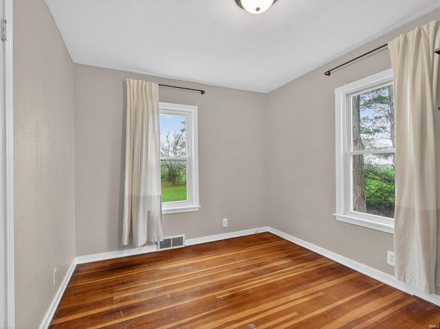 8715 Yellow River Road, Fort Wayne, IN 46818