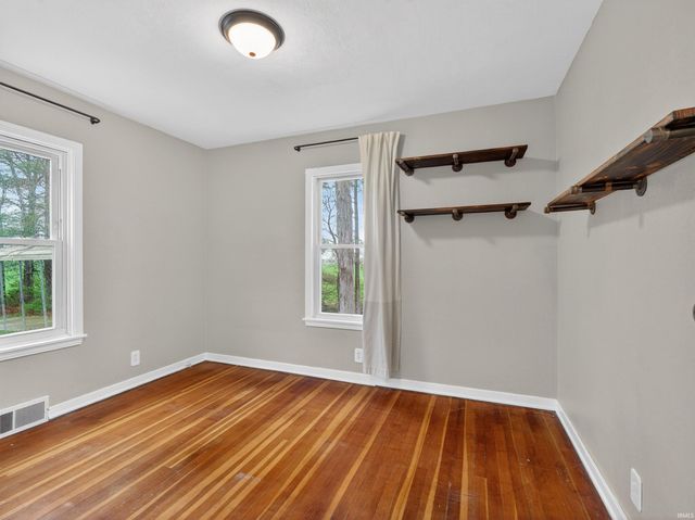 8715 Yellow River Road, Fort Wayne, IN 46818