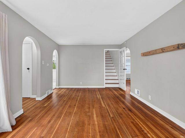8715 Yellow River Road, Fort Wayne, IN 46818