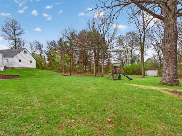 8715 Yellow River Road, Fort Wayne, IN 46818