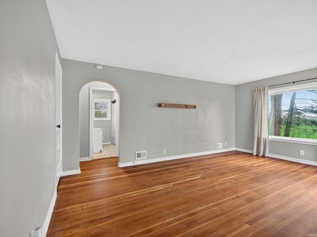 8715 Yellow River Road, Fort Wayne, IN 46818