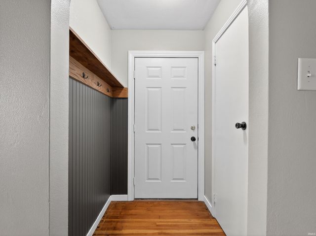 8715 Yellow River Road, Fort Wayne, IN 46818