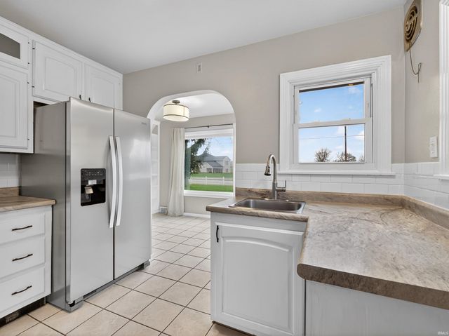 8715 Yellow River Road, Fort Wayne, IN 46818