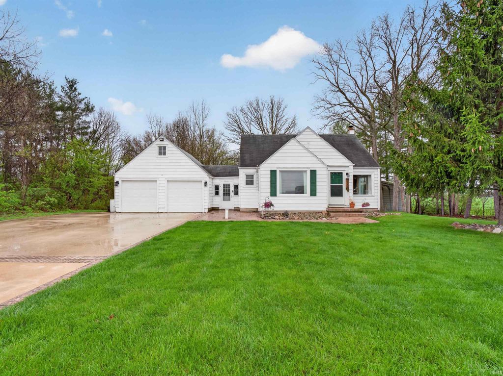 8715 Yellow River Road, Fort Wayne, IN 46818