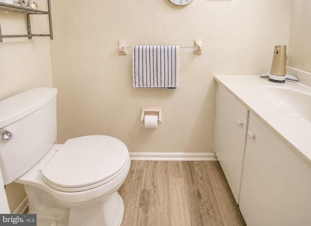 114 BURNAM WOOD CT, Mount Laurel, NJ 08054