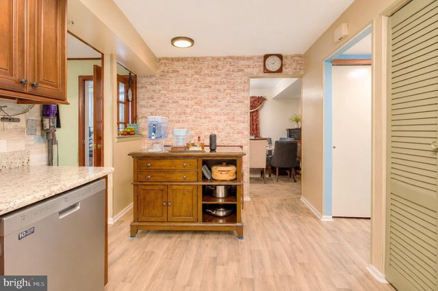 114 BURNAM WOOD CT, Mount Laurel, NJ 08054