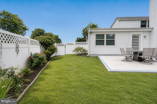 114 BURNAM WOOD CT, Mount Laurel, NJ 08054