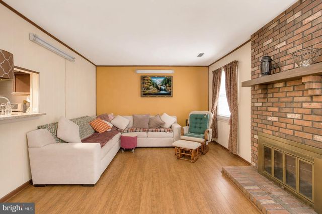 114 BURNAM WOOD CT, Mount Laurel, NJ 08054