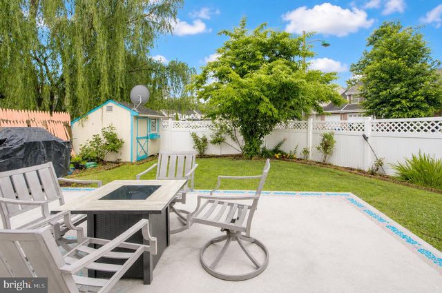 114 BURNAM WOOD CT, Mount Laurel, NJ 08054