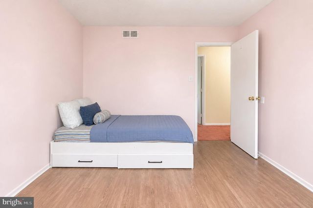 114 BURNAM WOOD CT, Mount Laurel, NJ 08054