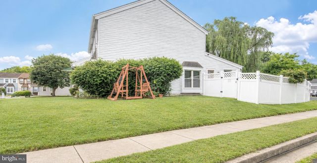 114 BURNAM WOOD CT, Mount Laurel, NJ 08054