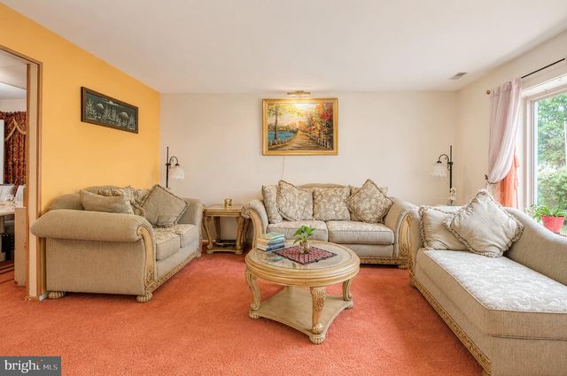 114 BURNAM WOOD CT, Mount Laurel, NJ 08054