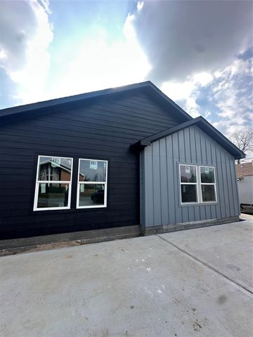 1615 Dolly Wright Street, Houston, TX 77088