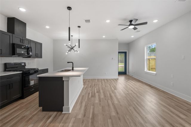 1615 Dolly Wright Street, Houston, TX 77088