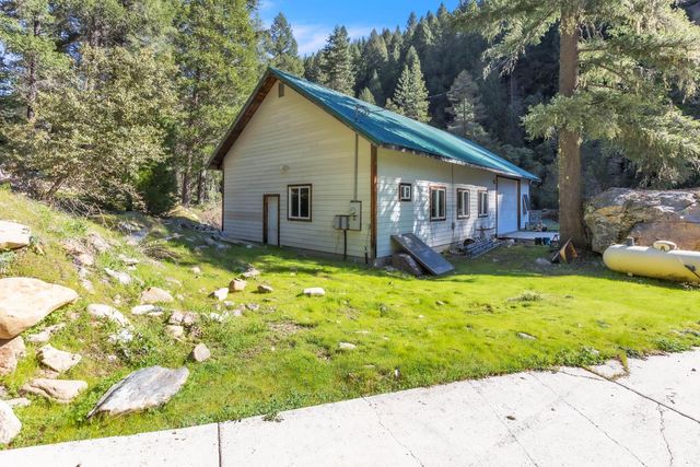 280 Gold Bluff Rd, Downieville, CA 95936