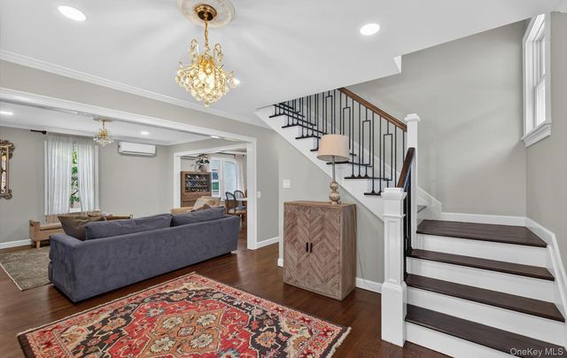 182 School Street, Oyster Bay, NY 11771