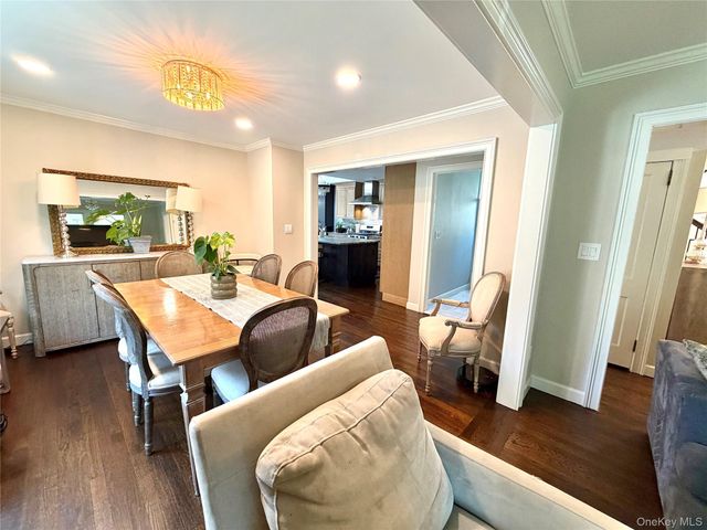 182 School Street, Oyster Bay, NY 11771