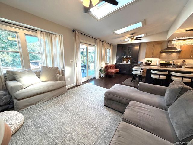 182 School Street, Oyster Bay, NY 11771