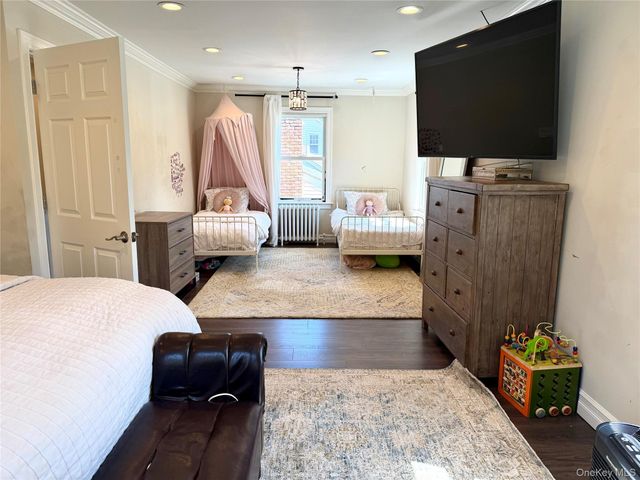 182 School Street, Oyster Bay, NY 11771
