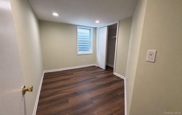 182 School Street, Oyster Bay, NY 11771