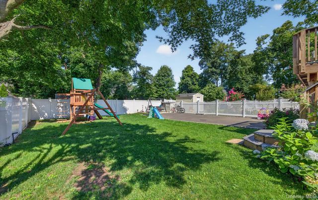 182 School Street, Oyster Bay, NY 11771