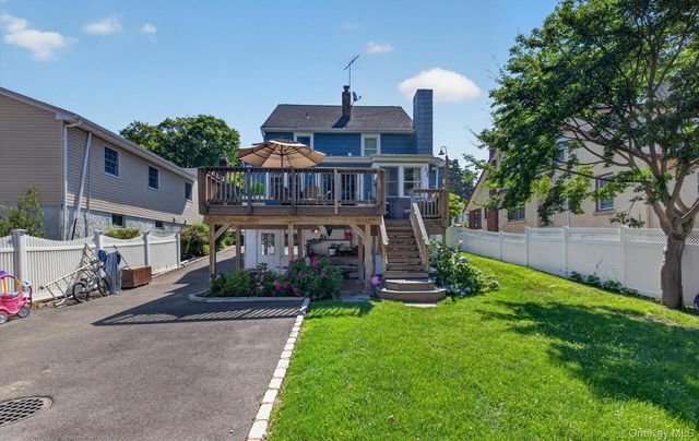 182 School Street, Oyster Bay, NY 11771