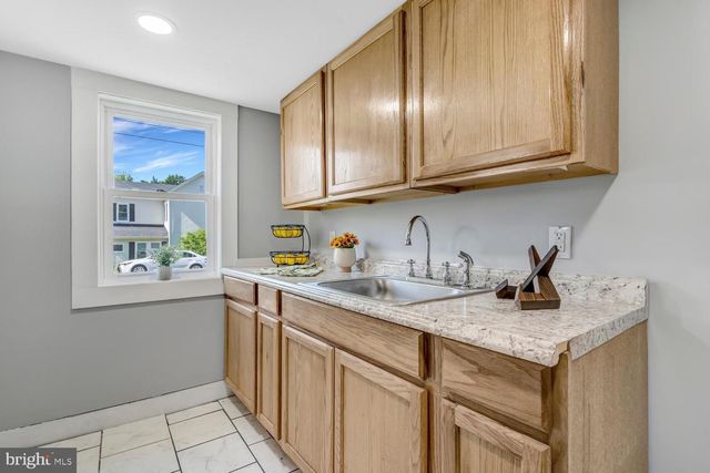 203 LEE ST, Front Royal, VA 22630