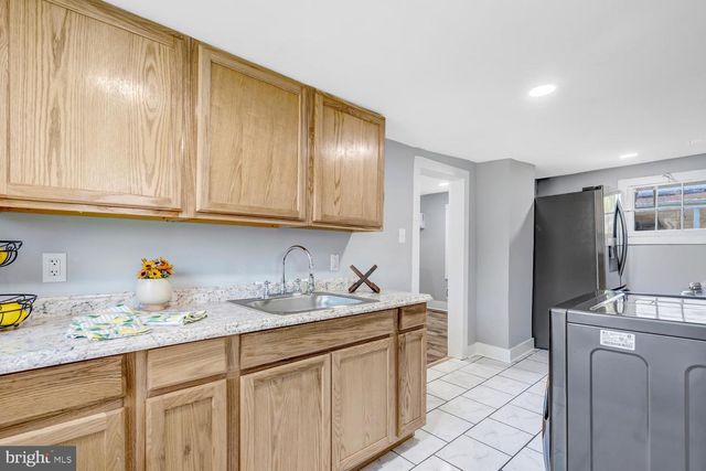 203 LEE ST, Front Royal, VA 22630