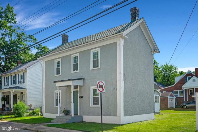 203 LEE ST, Front Royal, VA 22630