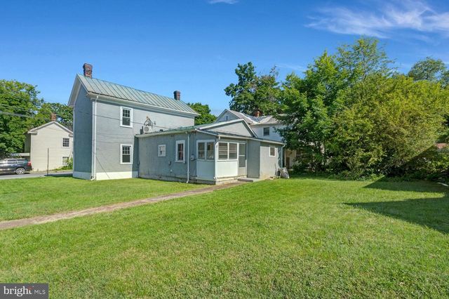 203 LEE ST, Front Royal, VA 22630