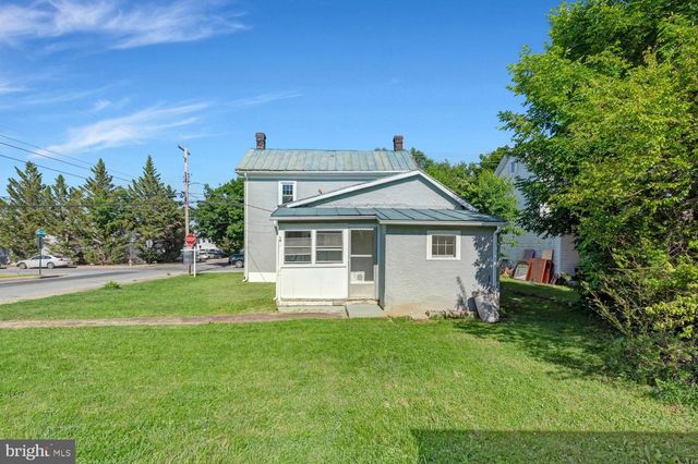 203 LEE ST, Front Royal, VA 22630