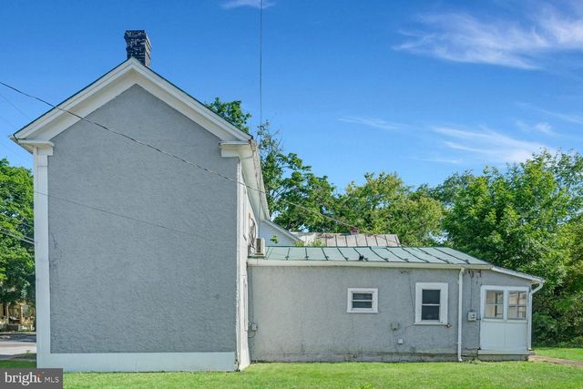203 LEE ST, Front Royal, VA 22630