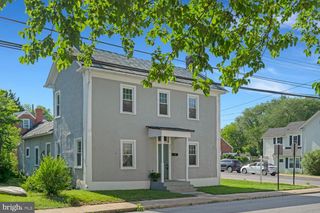 203 LEE ST, Front Royal, VA 22630