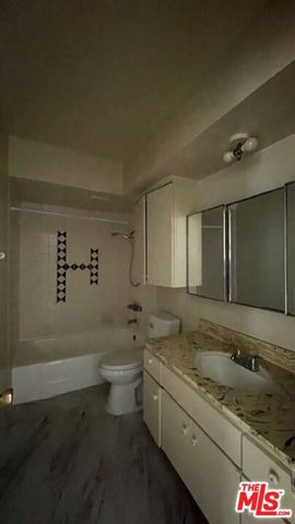 737 S Oxford Avenue 7, Los Angeles, CA 90005