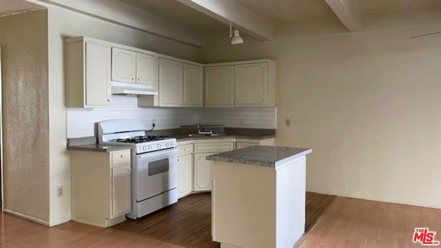 737 S Oxford Avenue 7, Los Angeles, CA 90005