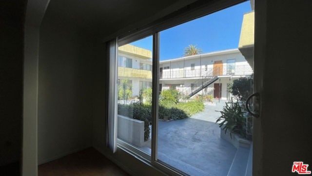 737 S Oxford Avenue 7, Los Angeles, CA 90005