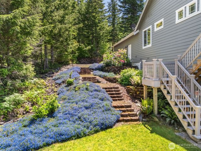 341 W Reeves Hill Drive, Shelton, WA 98584
