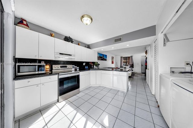 1923 SW 107th Ave 103, Miami, FL 33165