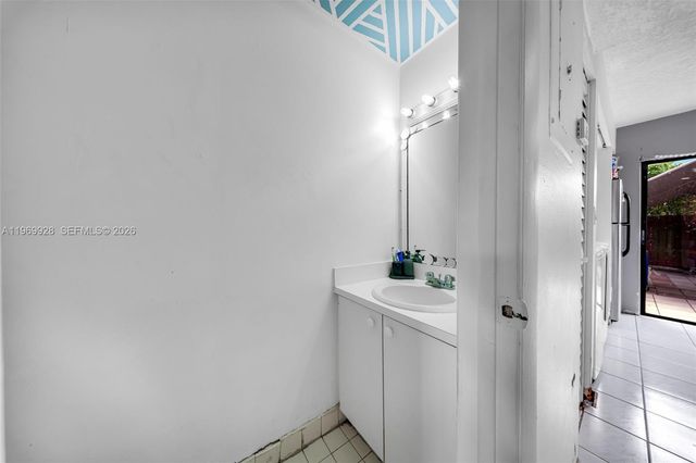 1923 SW 107th Ave 103, Miami, FL 33165