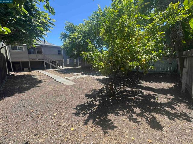 3513 Adeline St, Oakland, CA 94608