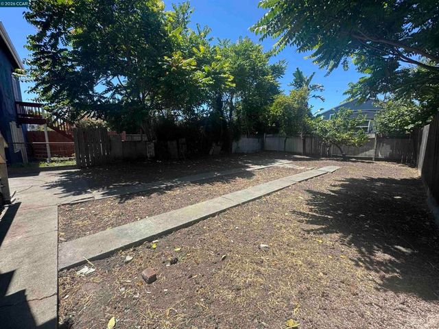 3513 Adeline St, Oakland, CA 94608