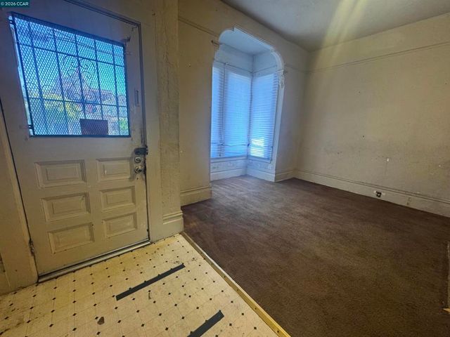 3513 Adeline St, Oakland, CA 94608