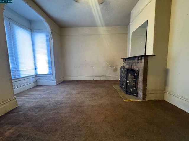 3513 Adeline St, Oakland, CA 94608