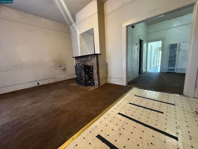 3513 Adeline St, Oakland, CA 94608
